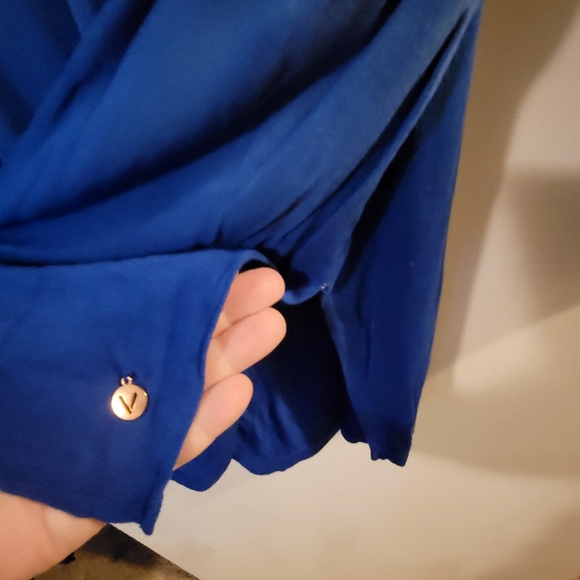 Livi long sleeve, hooded tunic, workout shirt - Picture 2 of 4